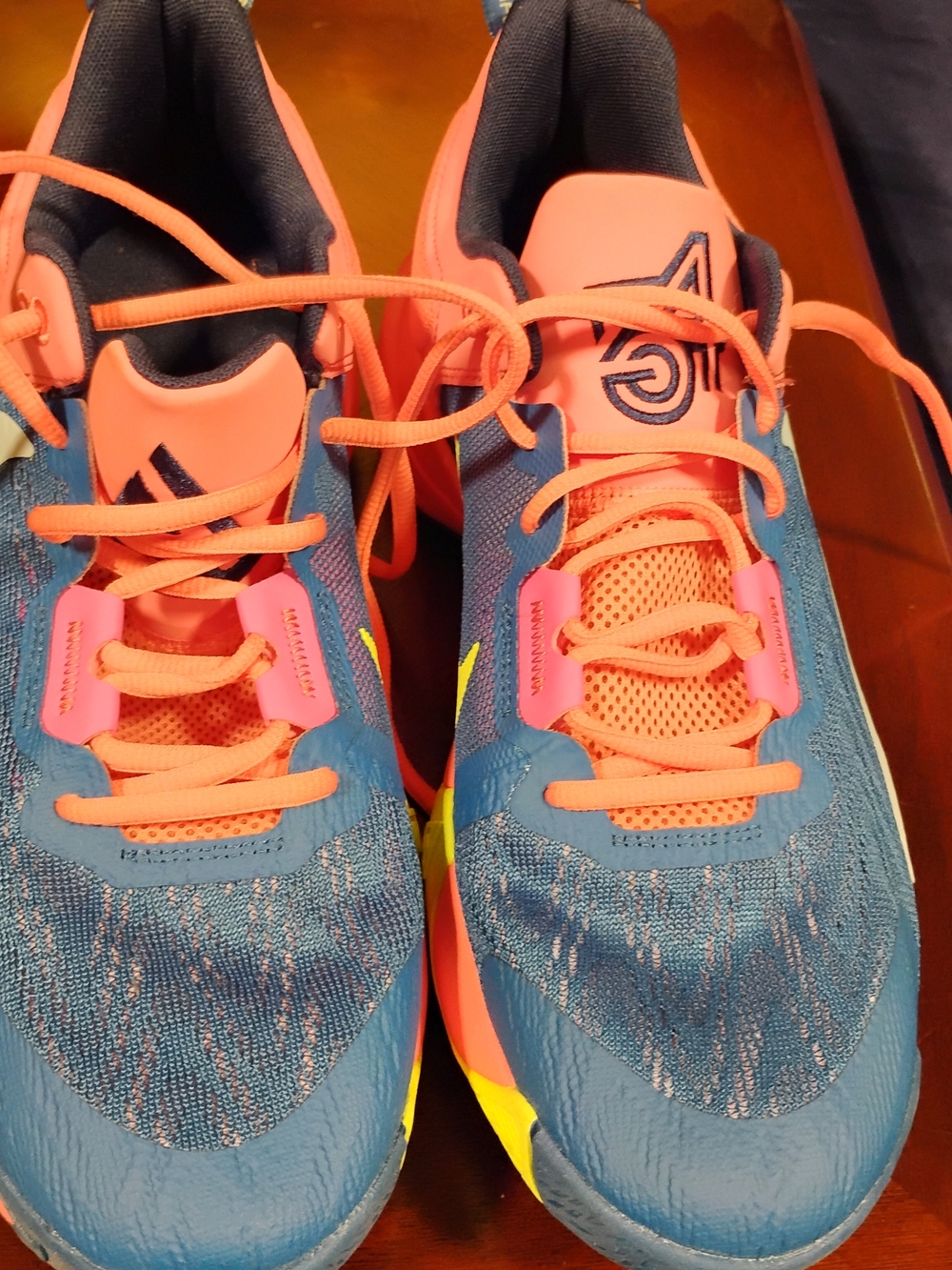 Nike Giannis Immortality 2 Mens Sz:11.5 Blue Pink Basketball Laced Up Sneakers..